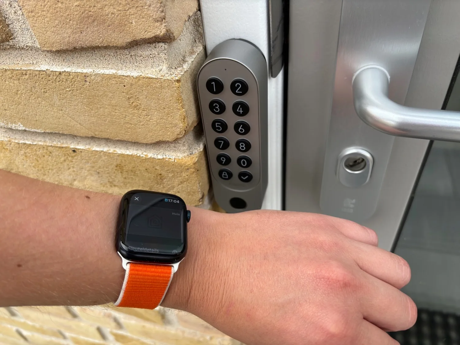 Aqara U200: keypad met Apple Watch